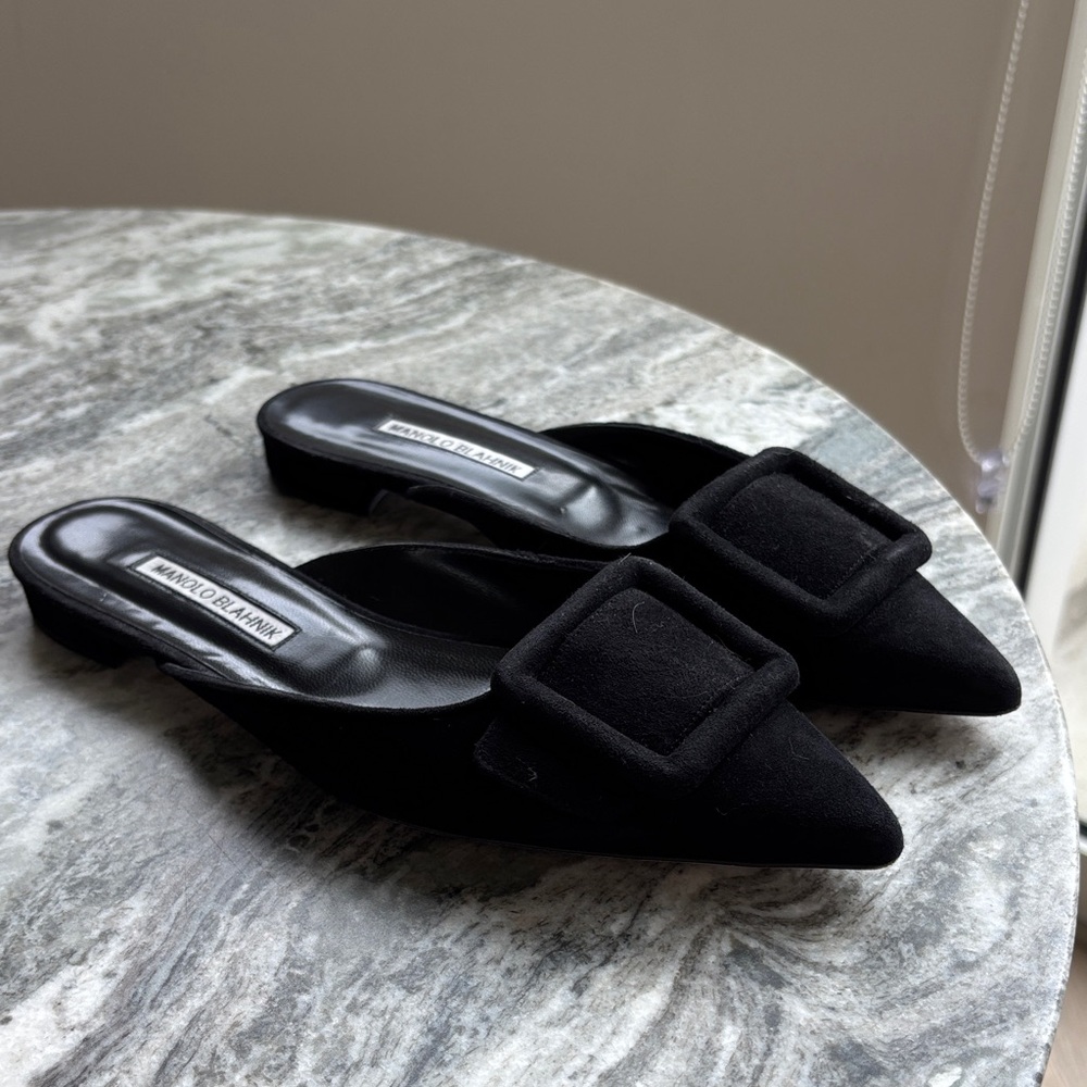 Manolo Blahnik Black Pointed Toe Mules - Picture 1 of 6